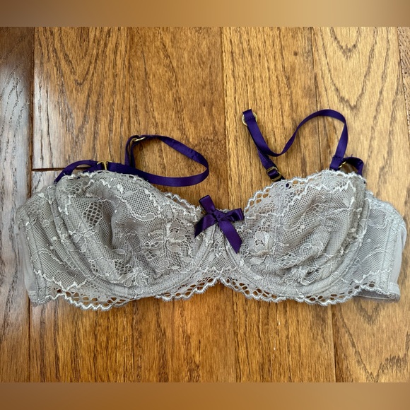 Victoria’s Secret Very Sexy Demi Lace Bra, Thong and Garter Set - Picture 3 of 13